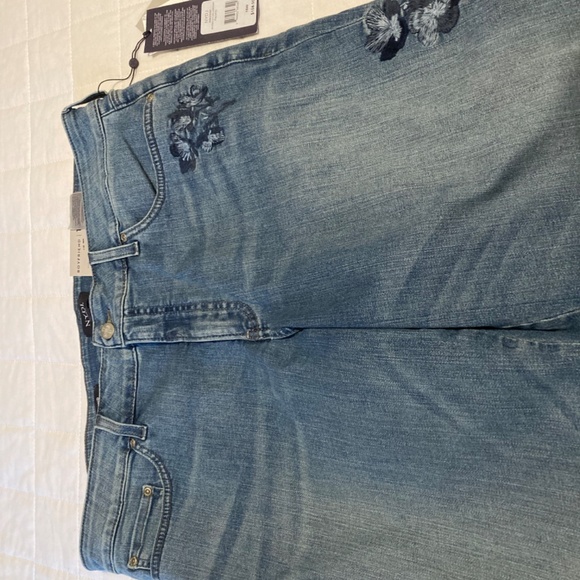 NWT NYDJ boyfriend embroidered jeans sz 16W - Picture 2 of 10
